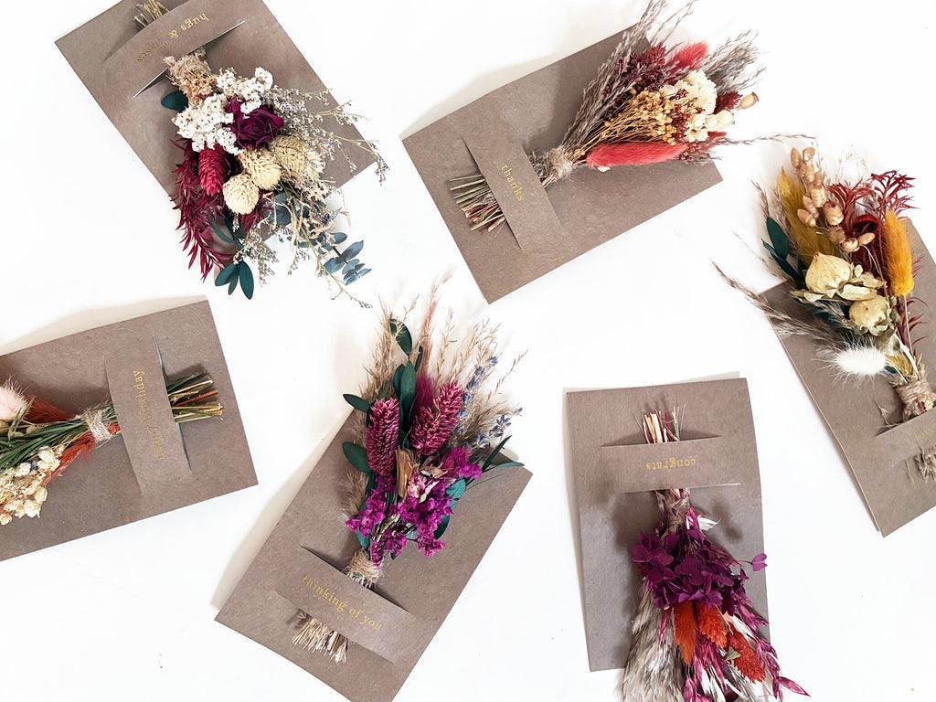 Hugs & Kisses Mini Bouquet Card | Dried Floral Greeting