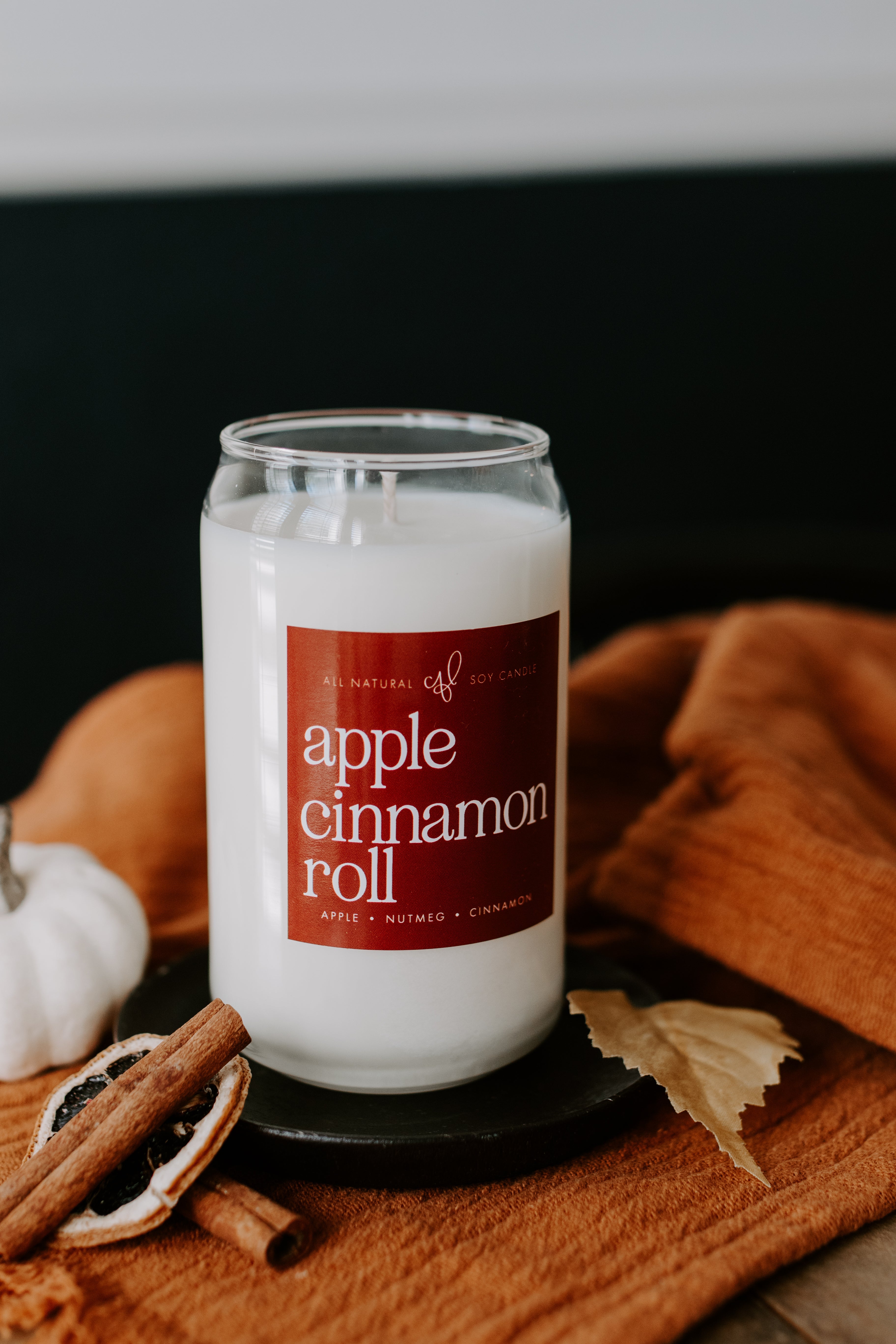 Apple Cinnamon Rolls - 16 oz Can Glass Candle
